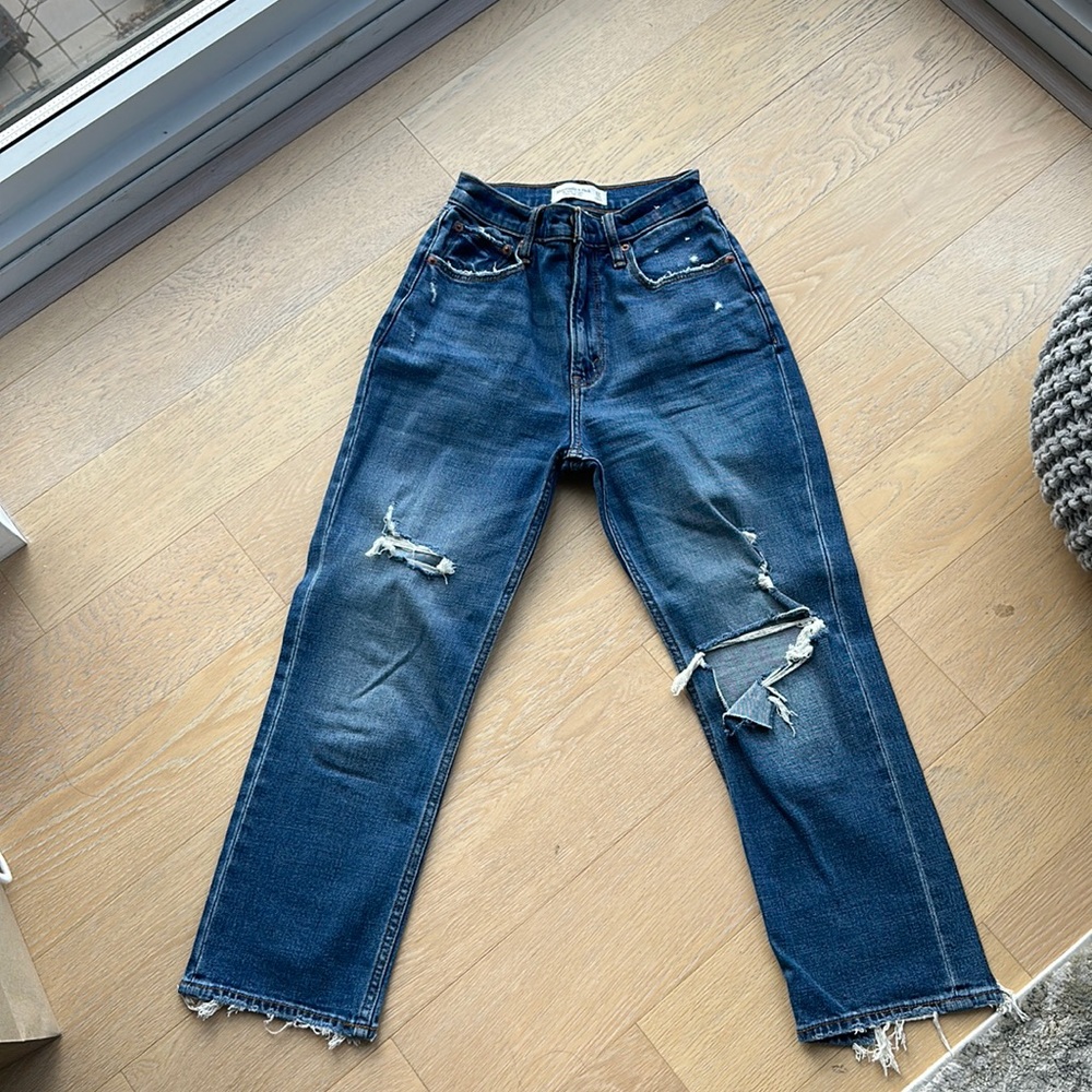 Lightly used!! Abercrombie and Fitch curve love ankle straight jeans in size 24
